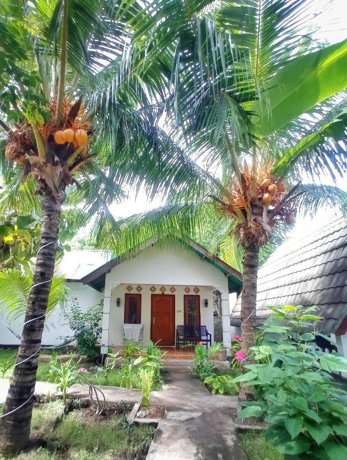 Follow The Rabbit Bungalow Gili Air Exterior photo