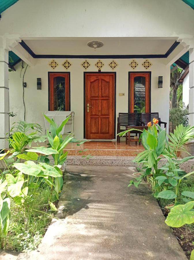 Follow The Rabbit Bungalow Gili Air Exterior photo
